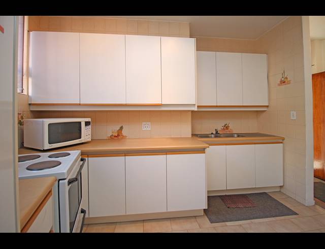 1 BEDROOM APARTMENT FOR SALE IN HOUGHTON ESTATE